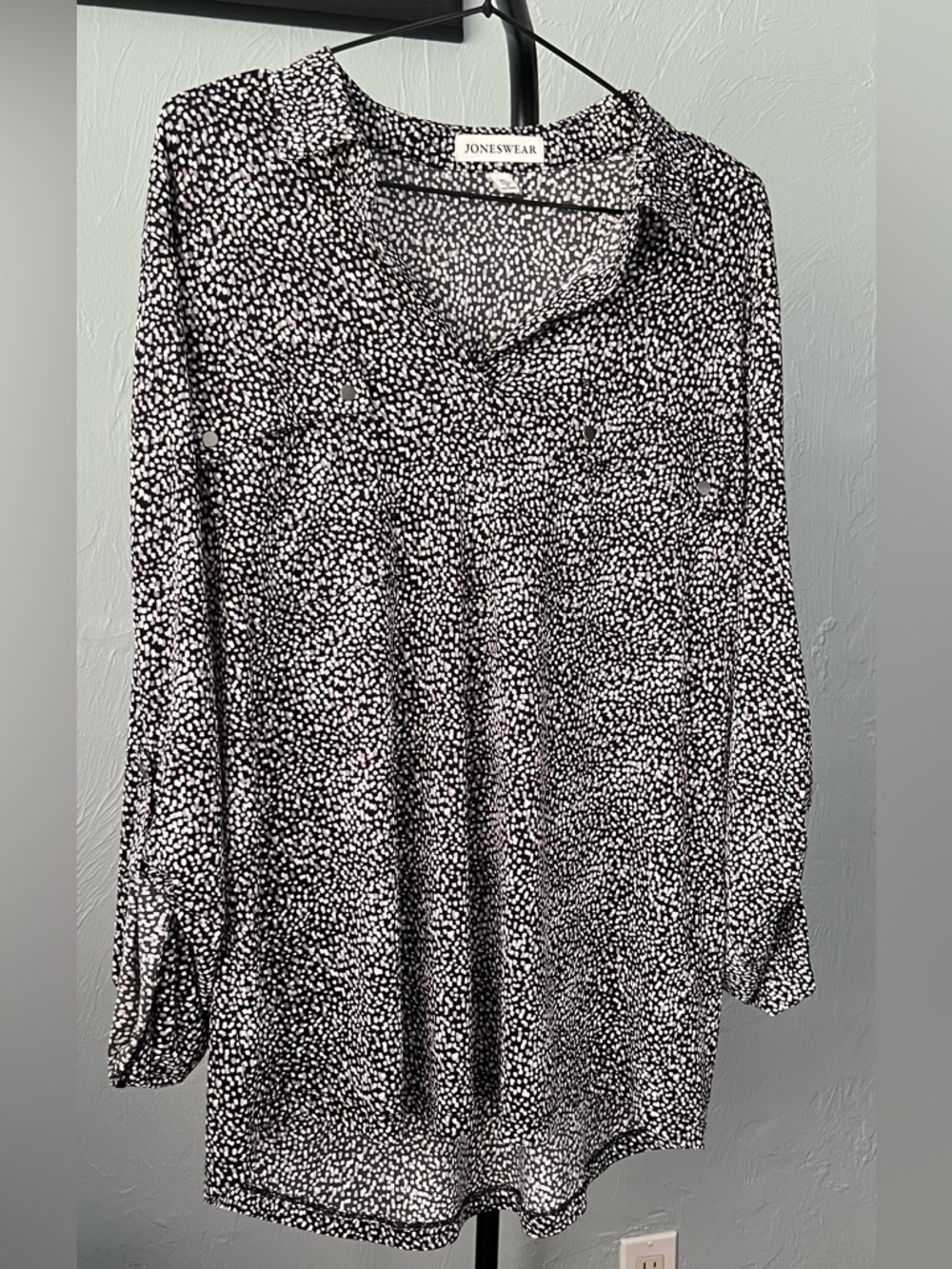 Joneswear Black and White Printed Blouse EUC